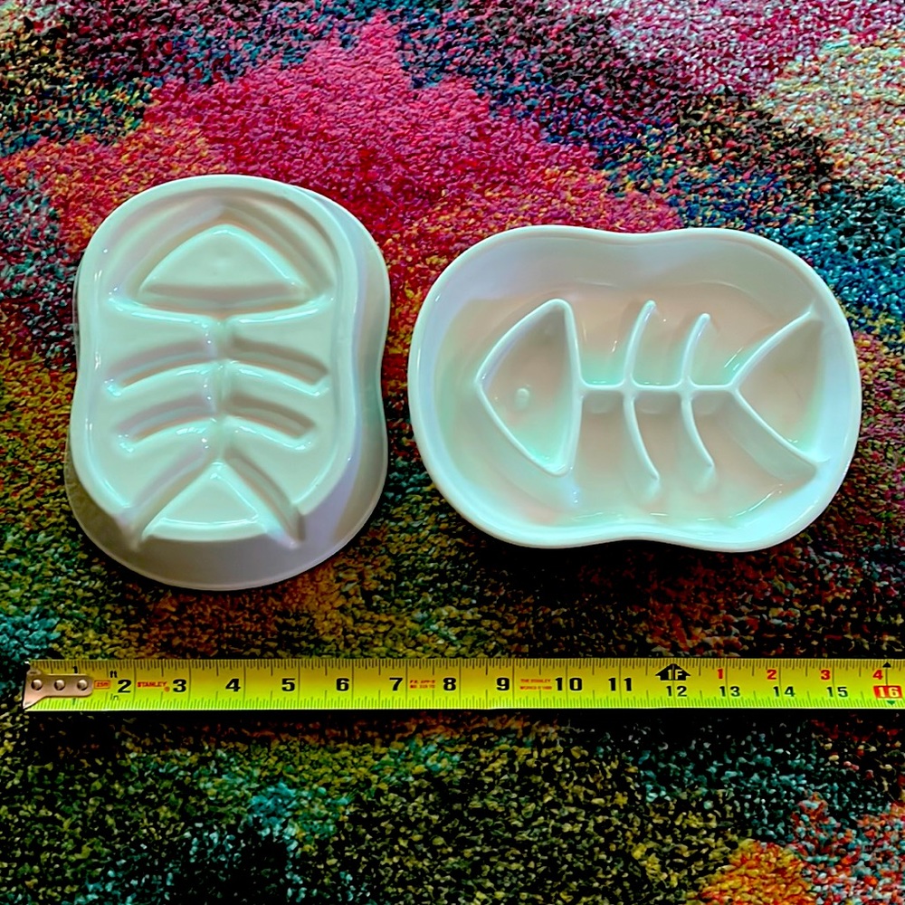 Ceramic slow feeder bowls